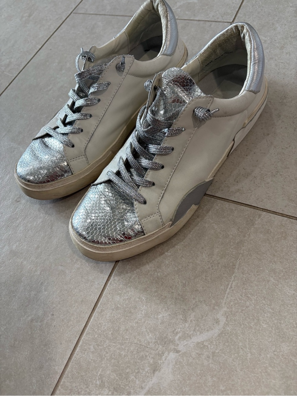 DOLCE VITA White Sneakers with Silver Snake-Texture Toe & Laces WOMENS 9.5